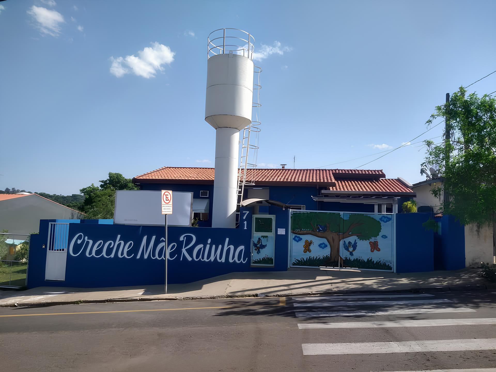 Fachada da Creche Mãe Rainha